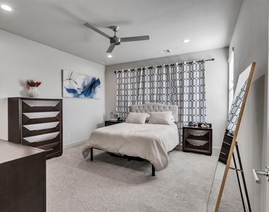 5702 Rucio Lane - Photo Thumbnail 12