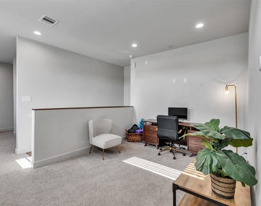 5702 Rucio Lane - Photo Thumbnail 17