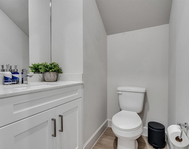5702 Rucio Lane - Photo Thumbnail 3