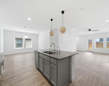 31638 Featherstone Trail - Photo Thumbnail 6