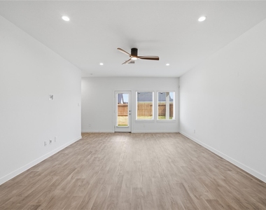 31638 Featherstone Trail - Photo Thumbnail 3