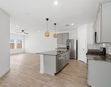 31638 Featherstone Trail - Photo Thumbnail 2