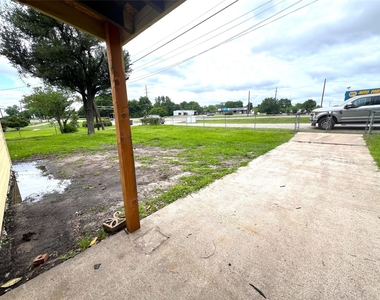 377 State Highway 75 N - Photo Thumbnail 2