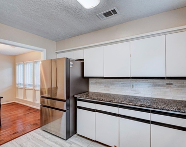 5503 Glenmere Lane - Photo Thumbnail 13