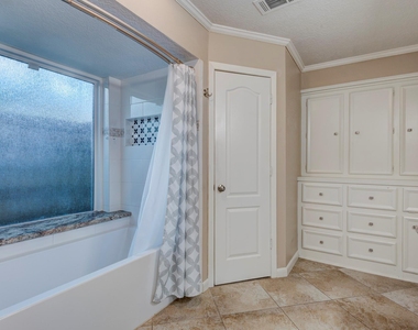 5503 Glenmere Lane - Photo Thumbnail 20