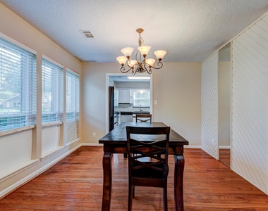 5503 Glenmere Lane - Photo Thumbnail 4
