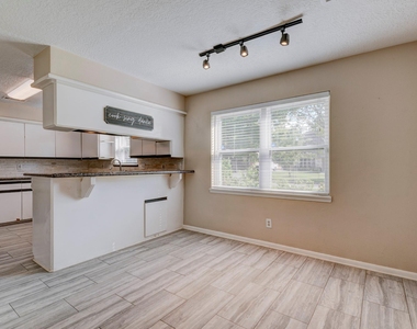 5503 Glenmere Lane - Photo Thumbnail 9