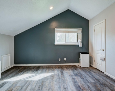 5503 Glenmere Lane - Photo Thumbnail 23