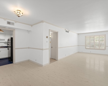 2601 Bellefontaine Street - Photo Thumbnail 3