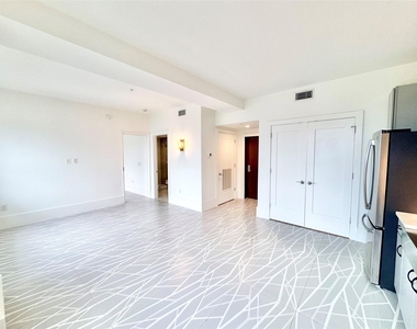 2201 Market Street - Photo Thumbnail 3