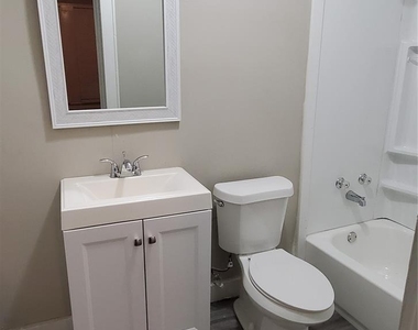 3205 Illinois St - Photo Thumbnail 10