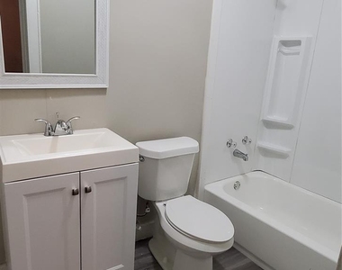 3205 Illinois St - Photo Thumbnail 9