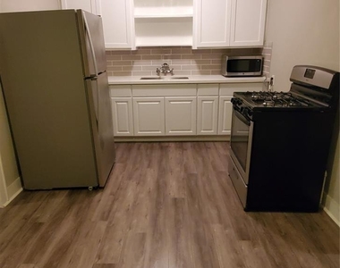 3205 Illinois St - Photo Thumbnail 5