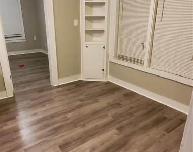 3205 Illinois St - Photo Thumbnail 2