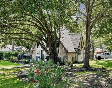 446 Fantasy Lane - Photo Thumbnail 3