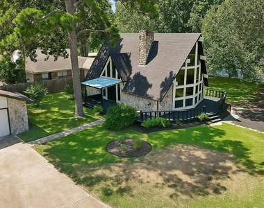 446 Fantasy Lane - Photo Thumbnail 4