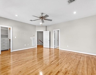 2505 Dallas - Photo Thumbnail 15