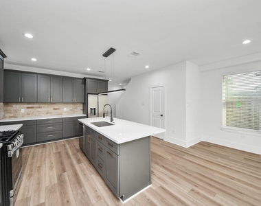 7907 Dandy Street - Photo Thumbnail 4