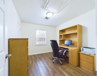 2814 Balmorhea Avenue - Photo Thumbnail 30