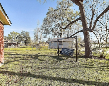 2814 Balmorhea Avenue - Photo Thumbnail 11