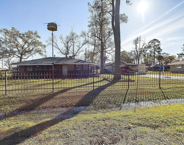 2814 Balmorhea Avenue - Photo Thumbnail 1