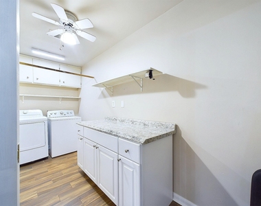 2814 Balmorhea Avenue - Photo Thumbnail 27