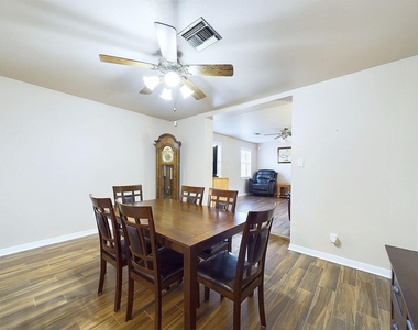 2814 Balmorhea Avenue - Photo Thumbnail 24