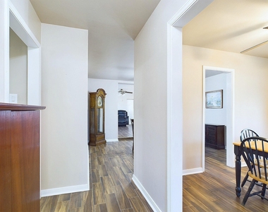 2814 Balmorhea Avenue - Photo Thumbnail 16