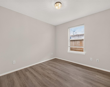 6015 Ida Rose Court - Photo Thumbnail 16