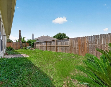 6015 Ida Rose Court - Photo Thumbnail 2