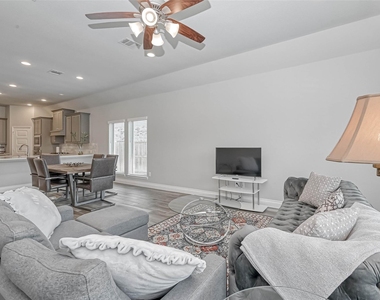 6935 Goldstrum Way - Photo Thumbnail 16