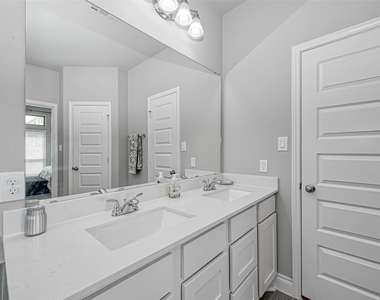 6935 Goldstrum Way - Photo Thumbnail 23