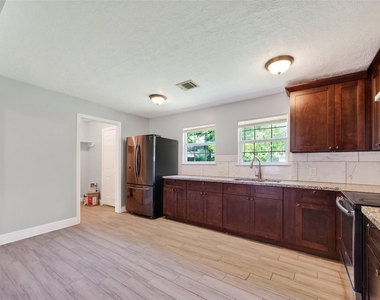 3031 Groton Drive - Photo Thumbnail 11