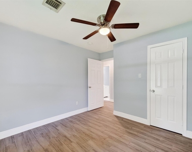 3031 Groton Drive - Photo Thumbnail 21