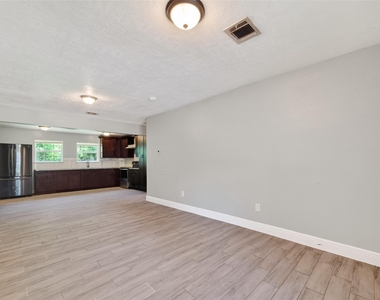 3031 Groton Drive - Photo Thumbnail 5