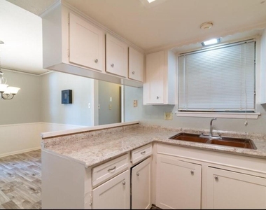7621 Gleason Road - Photo Thumbnail 14