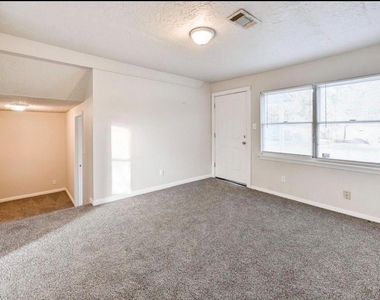 9306 Chesterfield Drive - Photo Thumbnail 5
