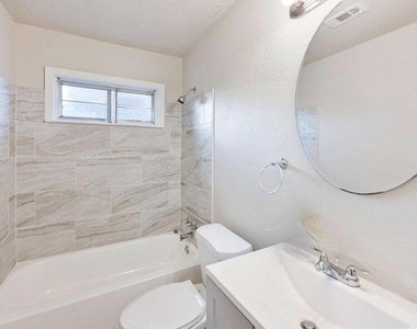 9306 Chesterfield Drive - Photo Thumbnail 13
