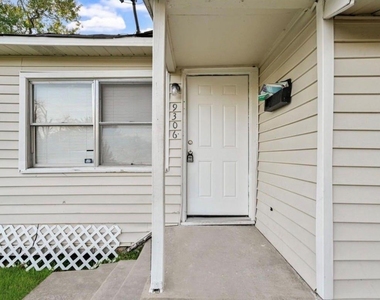 9306 Chesterfield Drive - Photo Thumbnail 3