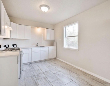 9306 Chesterfield Drive - Photo Thumbnail 8