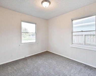 9306 Chesterfield Drive - Photo Thumbnail 15