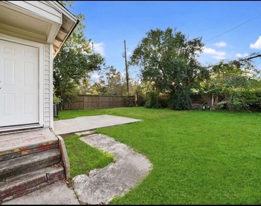 9306 Chesterfield Drive - Photo Thumbnail 24