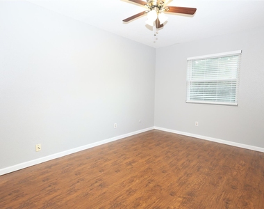 720 Memorial Mews Street - Photo Thumbnail 7
