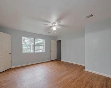 4906 Larkspur Street - Photo Thumbnail 10