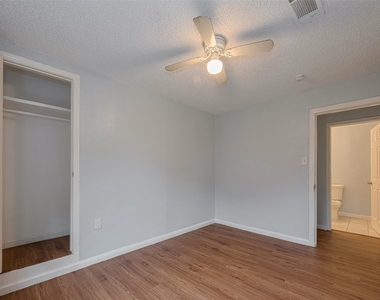 4906 Larkspur Street - Photo Thumbnail 8