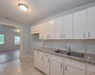4906 Larkspur Street - Photo Thumbnail 5