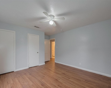 4906 Larkspur Street - Photo Thumbnail 7