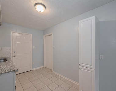 4906 Larkspur Street - Photo Thumbnail 4