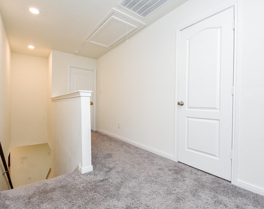 15102 Darbydale Drive - Photo Thumbnail 14