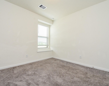 15102 Darbydale Drive - Photo Thumbnail 13